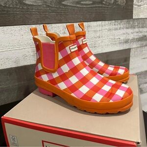 Hunter kids gingham ankle length rubber/rain boots!